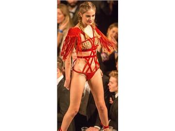 為慈善，劍橋的學生們拼了！