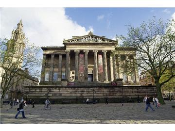 英美兩國留學費用孰高孰低？