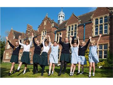 申請英國私立中學，哪些學?？梢钥紤]