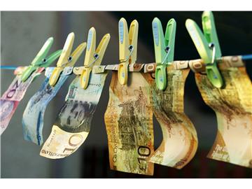 出國留學的中介費用一般是多少，一兩萬差別有哪些