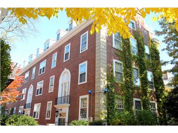 全球十大商學院，七所在美國