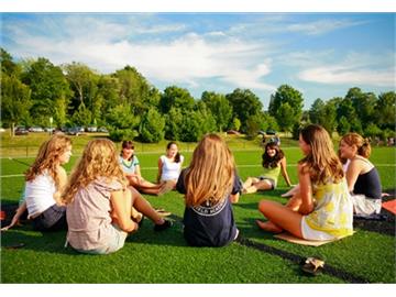 美國高中留學選寄宿學校還是走讀學校？