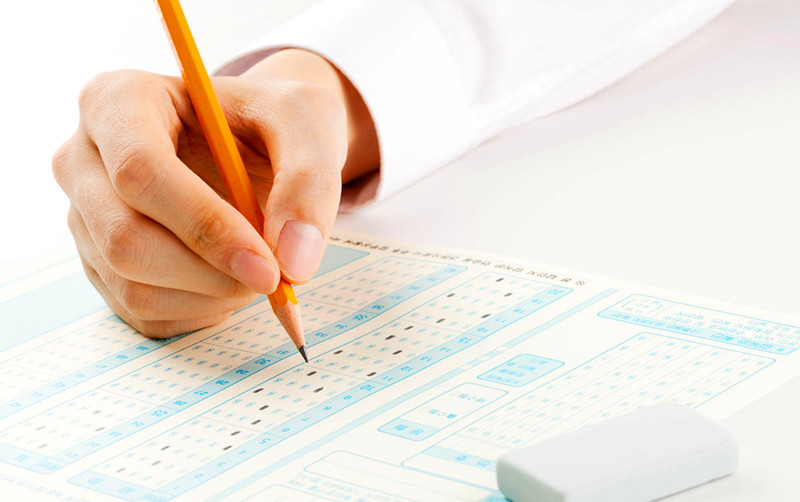 美國哪些名校需要申請學生提交SAT作文成績？