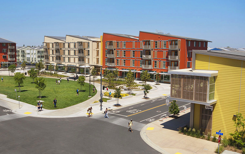 加州大學戴維斯分校，加州大學系統中較大的大學